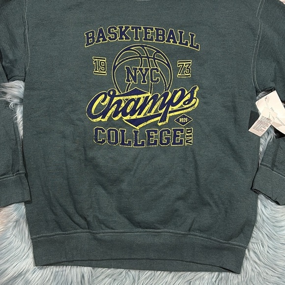 NWT Urban Outfitters Golden Hour Basketball NYC College Crewneck Sweatshirt - Picture 6 of 8